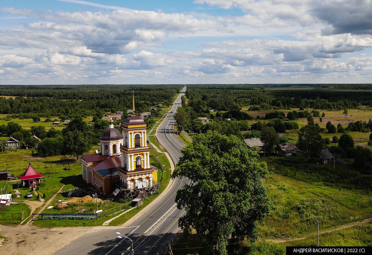Церковь Архистратига Михаила в Хотилово, вид с высоты